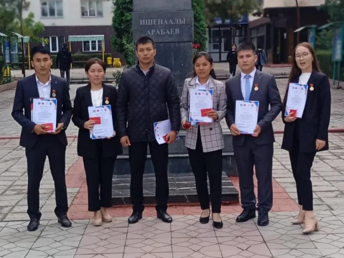Кыргызстандын мыкты студенттери аталды