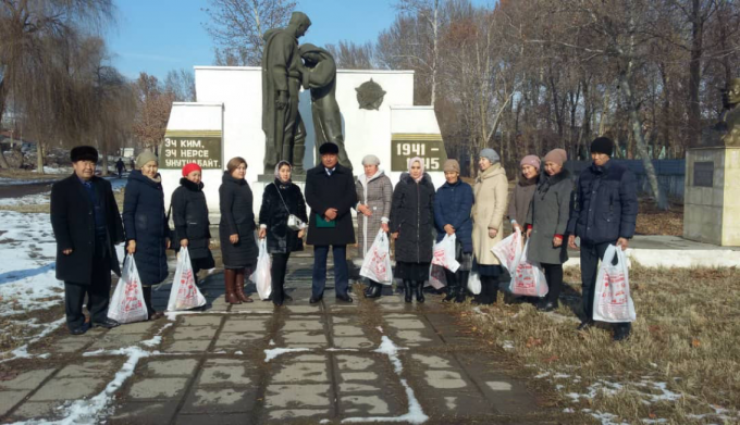 Сузактын жаштары Мекенди коргоочулардын аллеясынан кабар алышты