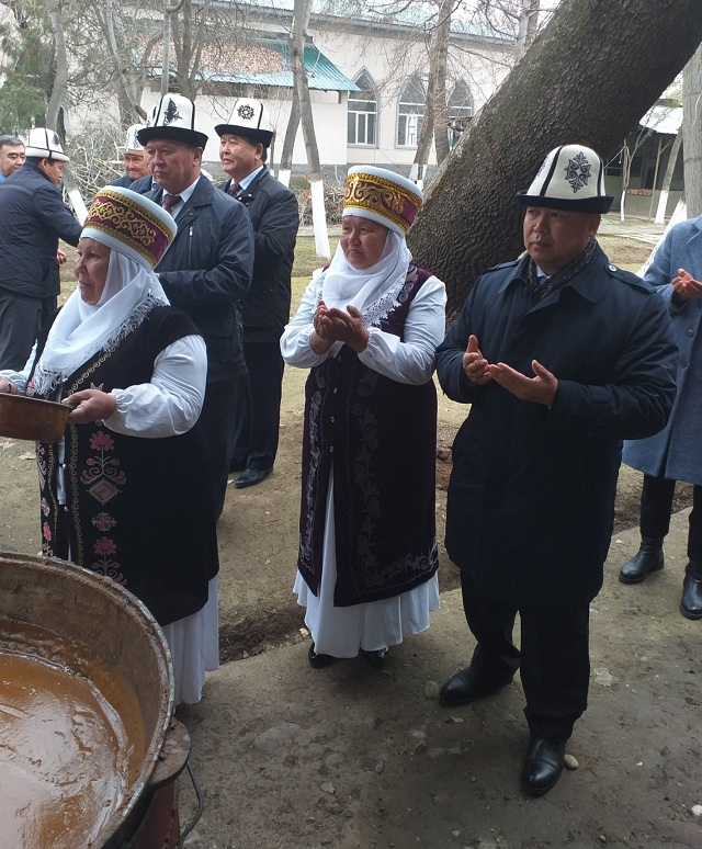 Нооруз майрамын Билим берүү тармагы сүмөлөк өткөрүү менен тосуп алды