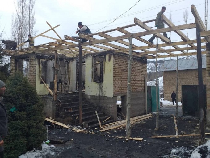 Базар-Коргон райондук билим жана илим кызматкерлеринин профсоюз комитети тарабынан профсоюз  мүчөсүнө жардам берилди