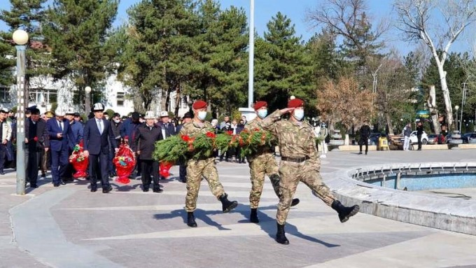 ЭЛДИК РЕВОЛЮЦИЯГА 11 ЖЫЛ!